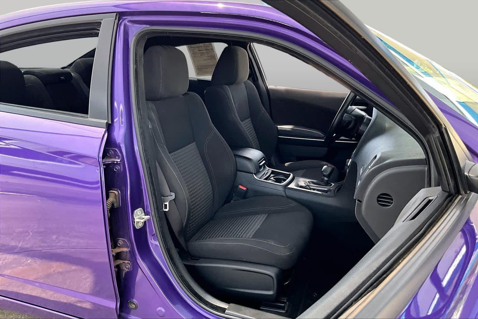 Used 2023 Dodge Charger SXT RWD image 9