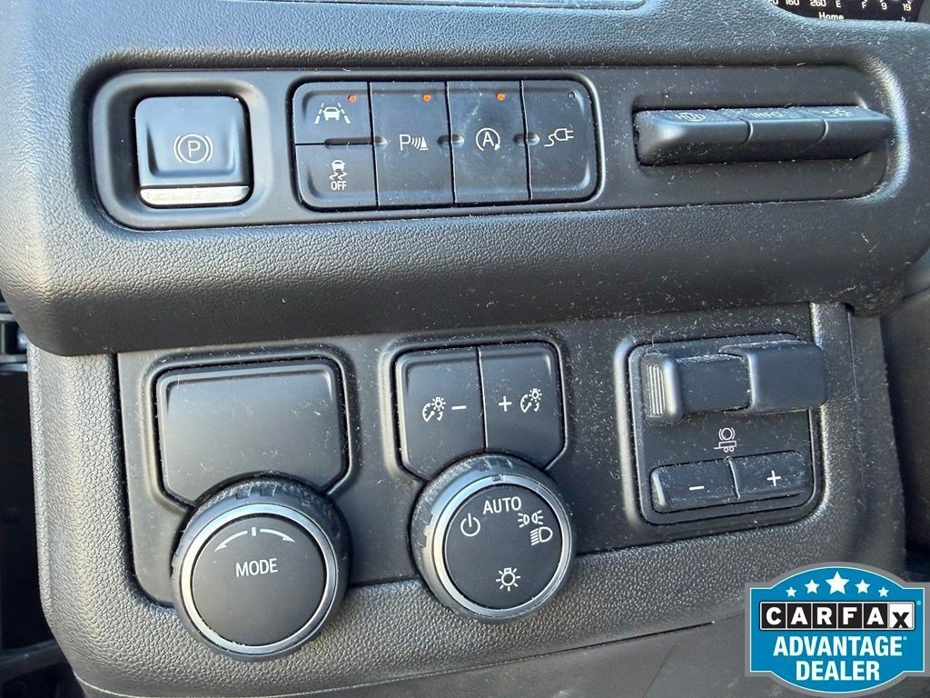 Used 2021 Chevrolet Suburban Premier w/ Premium Package RWD image 13