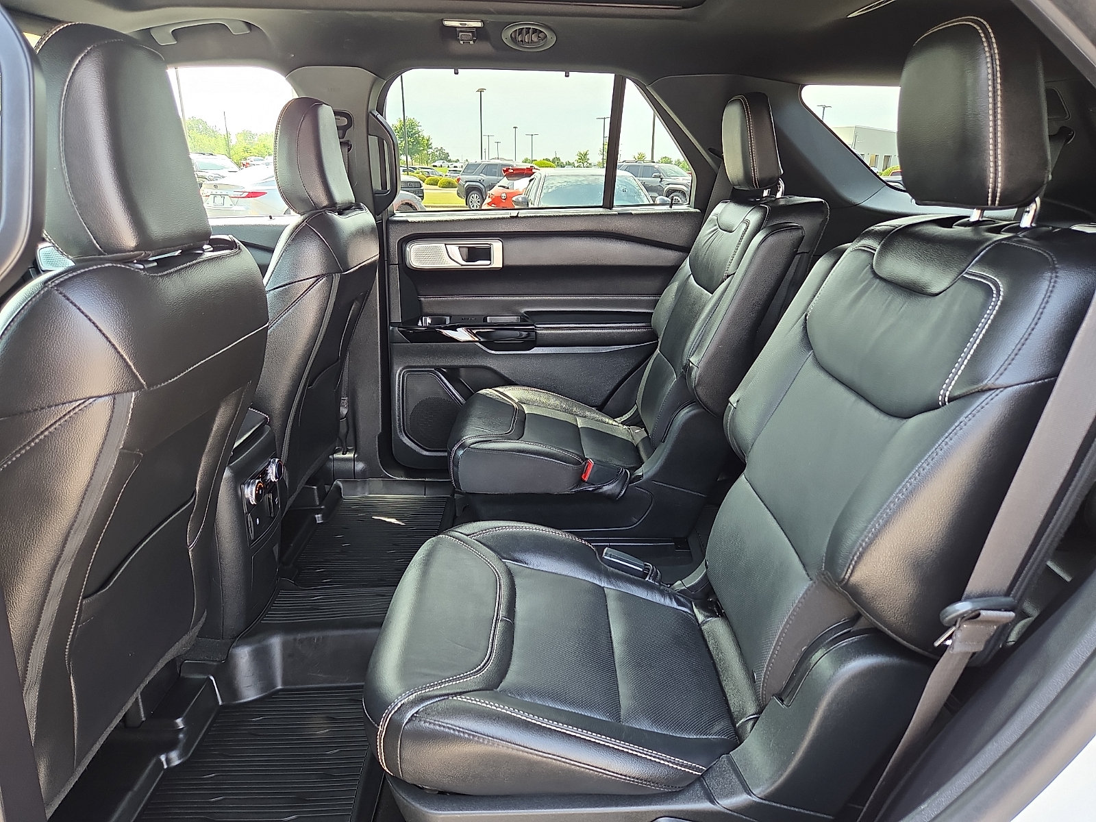 Used 2022 Ford Explorer ST w/ Equipment Group 401A AWD/4WD image 11