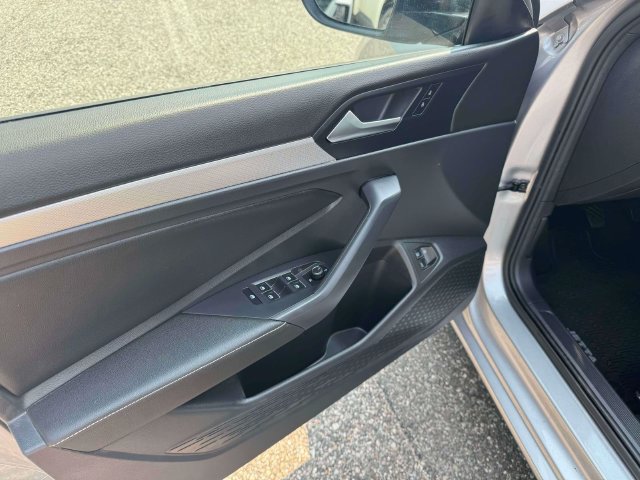 Certified 2022 Volkswagen Jetta Sport FWD image 16