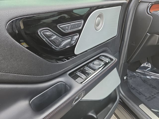 Used 2022 Lincoln Aviator Reserve w/ Equipment Group 201A AWD/4WD image 19