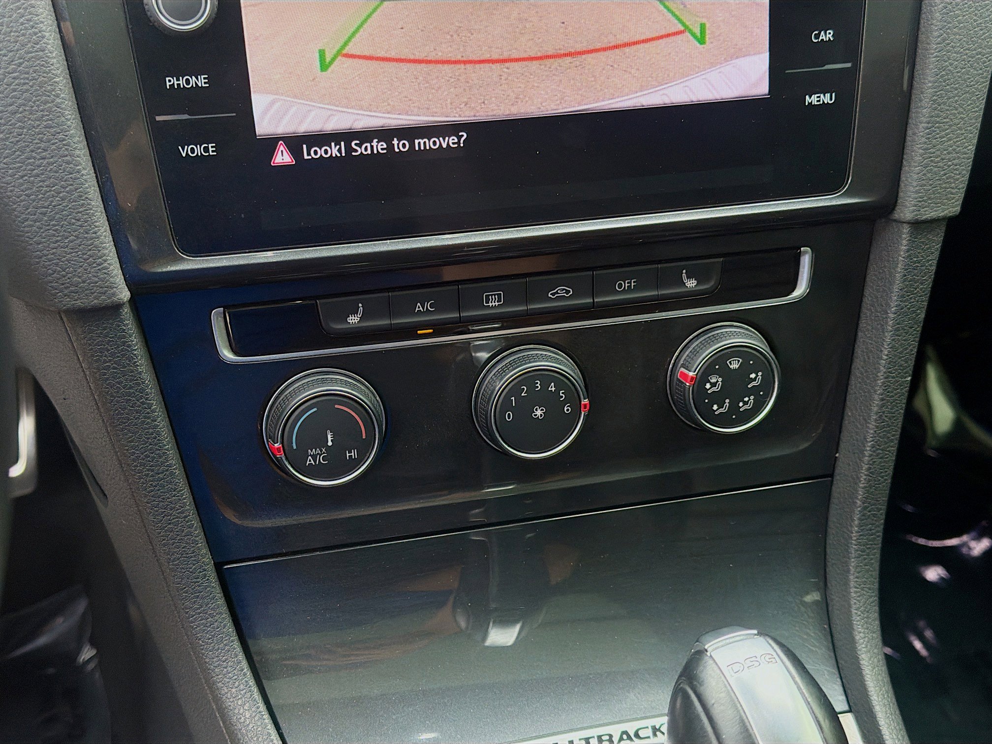 Used 2019 Volkswagen Golf Alltrack SE image 14