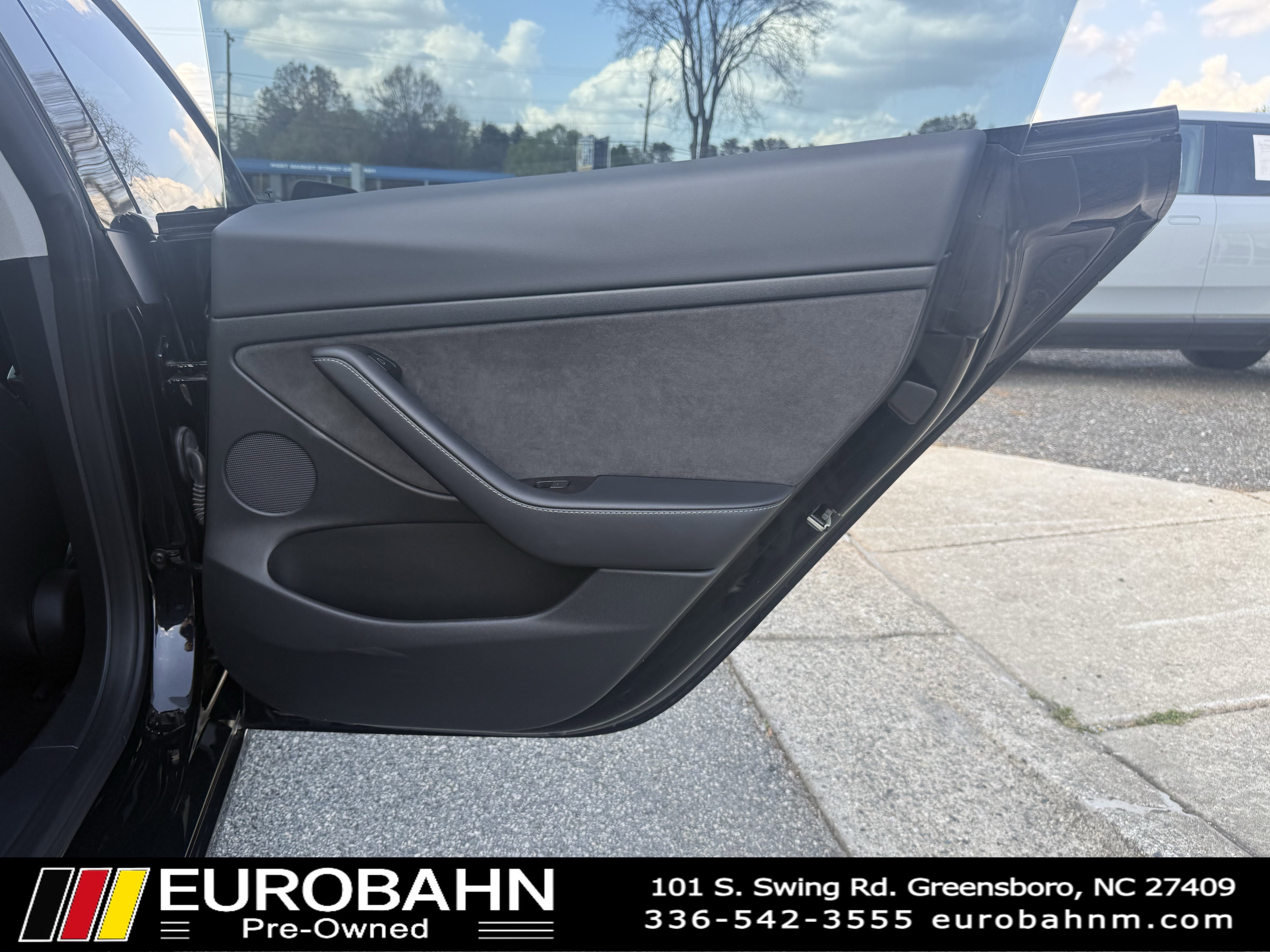 Used 2023 Tesla Model 3 Standard Range image 11