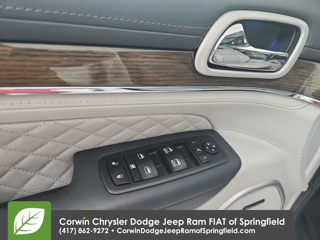 Used 2018 Jeep Grand Cherokee Summit image 12