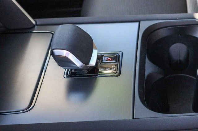 Certified 2024 Land Rover Discovery Sport S image 20