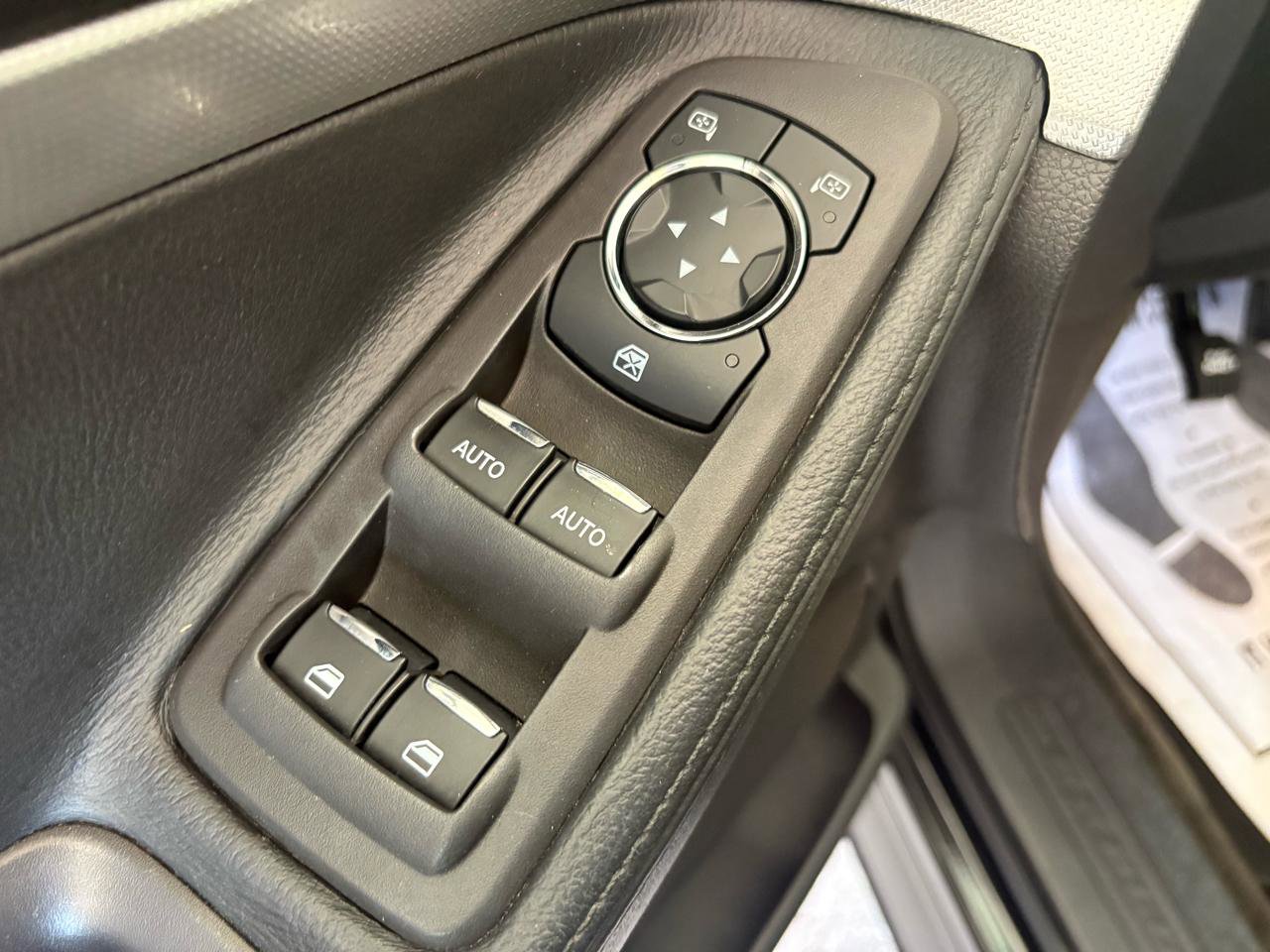 Used 2015 Ford Explorer XLT w/ Equipment Group 202B FWD image 10
