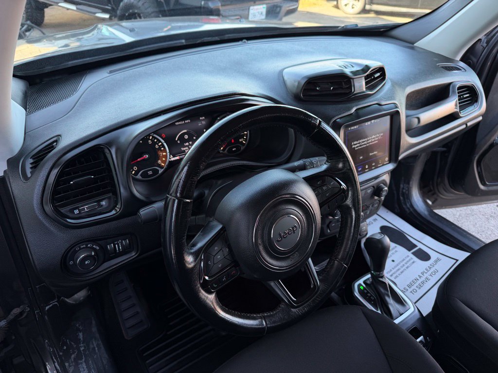 Used 2018 Jeep Renegade Altitude w/ UConnect 8.4 Nav Group FWD image 18