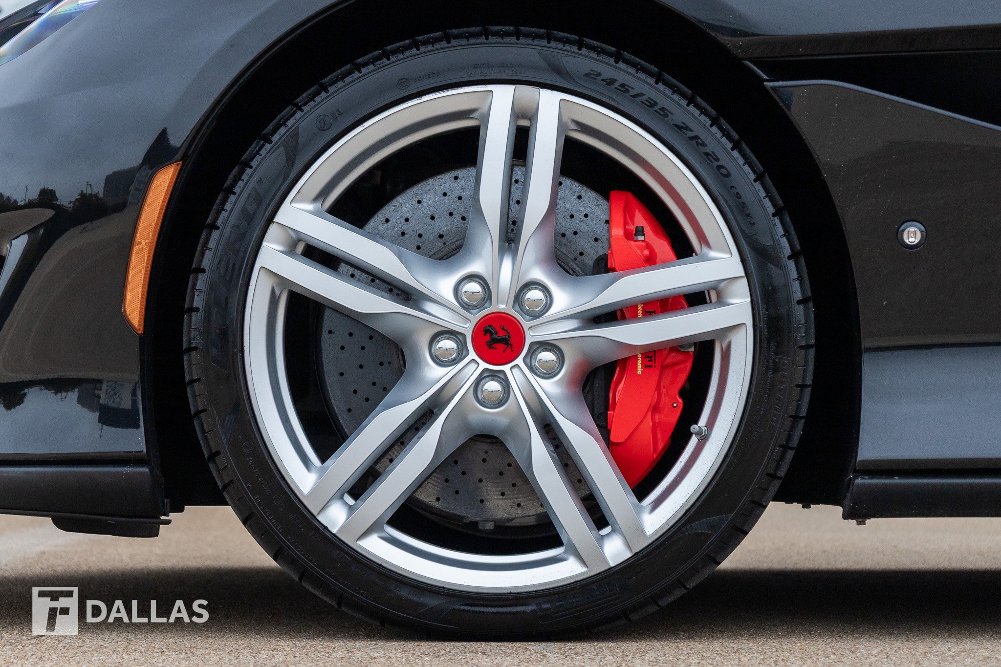 Used 2020 Ferrari Portofino image 8