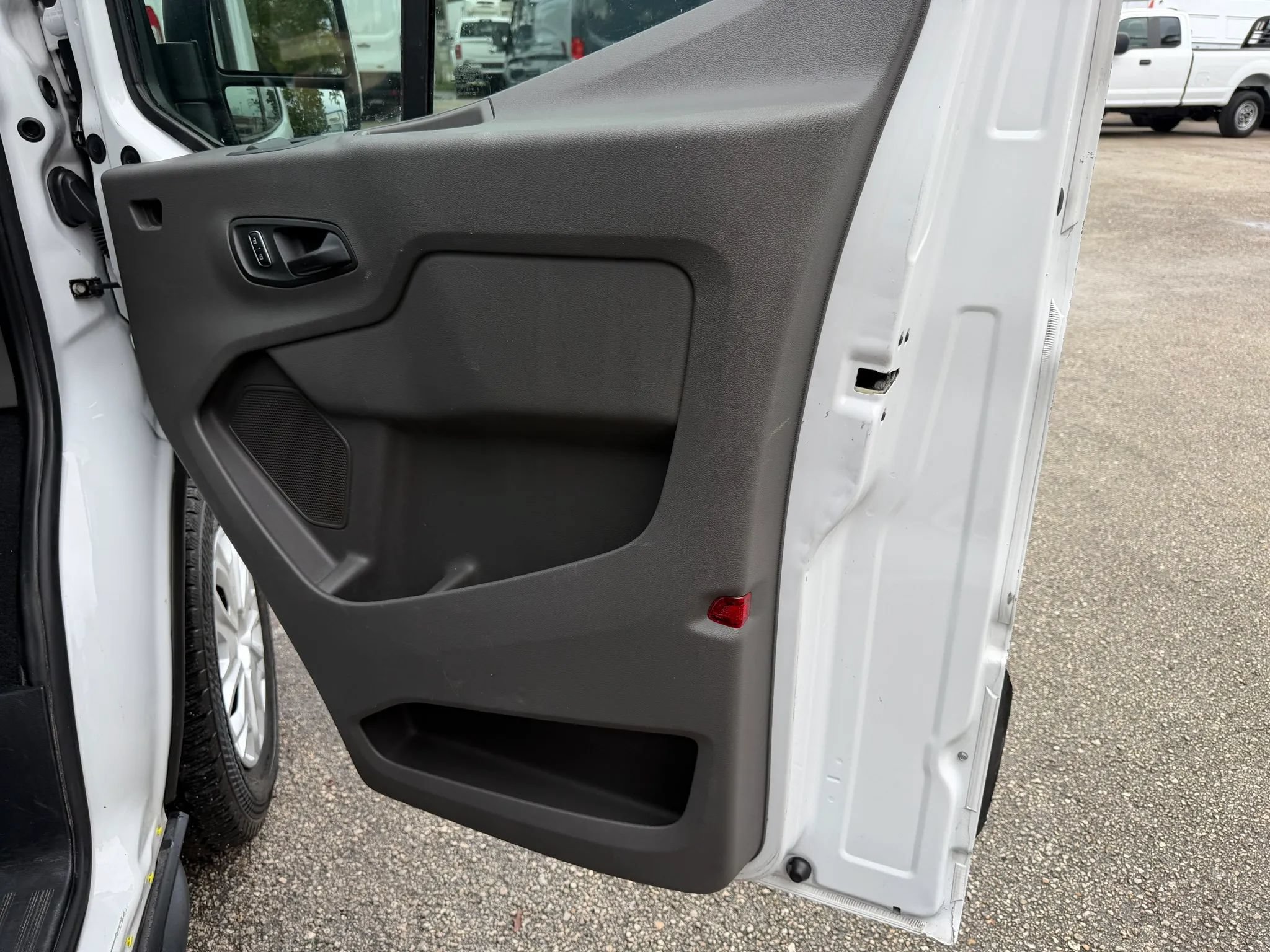 Used 2024 Ford Transit 350 148 Medium Roof Wagon RWD image 17