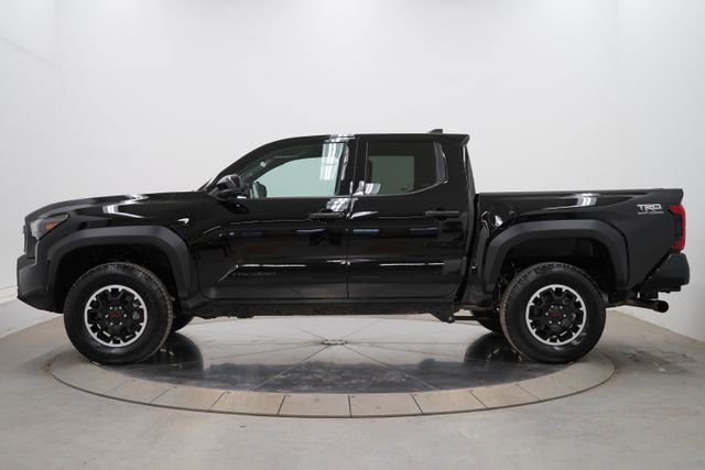 Used 2025 Toyota Tacoma TRD Off-Road image 4