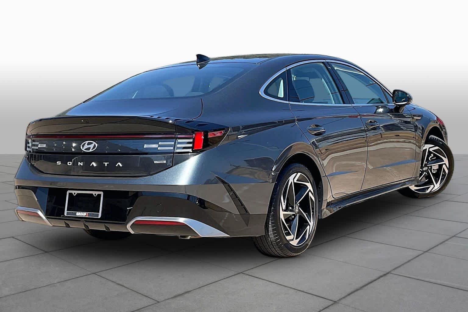 Certified 2026 Hyundai Sonata SEL AWD/4WD image 13