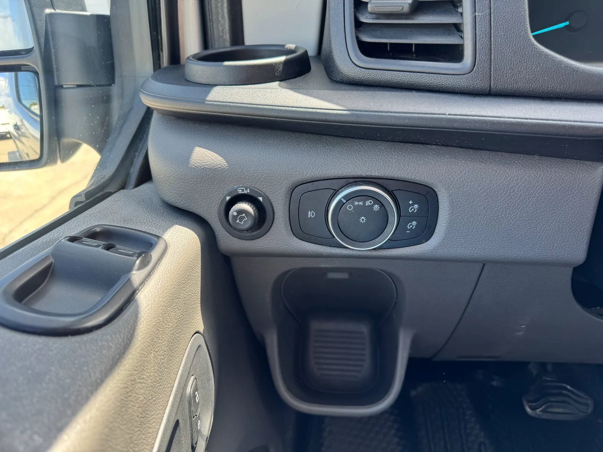 Used 2020 Ford Transit 250 Low Roof AWD image 20