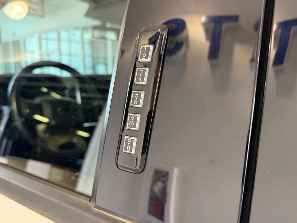 Used 2023 Ford F150 Lariat image 11