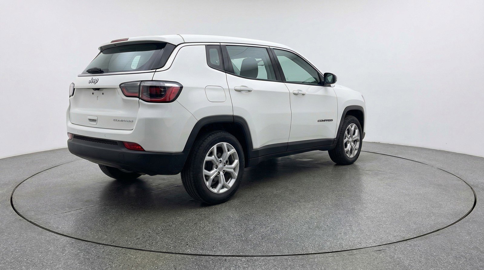 Used 2025 Jeep Compass Latitude AWD/4WD image 9