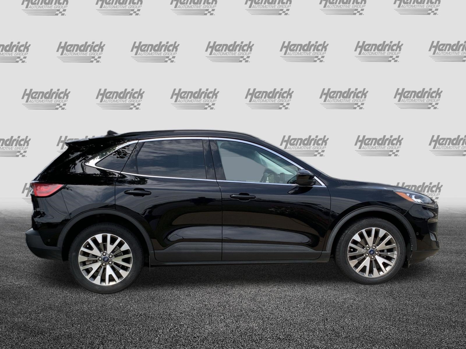 Used 2021 Ford Escape Titanium AWD/4WD image 11
