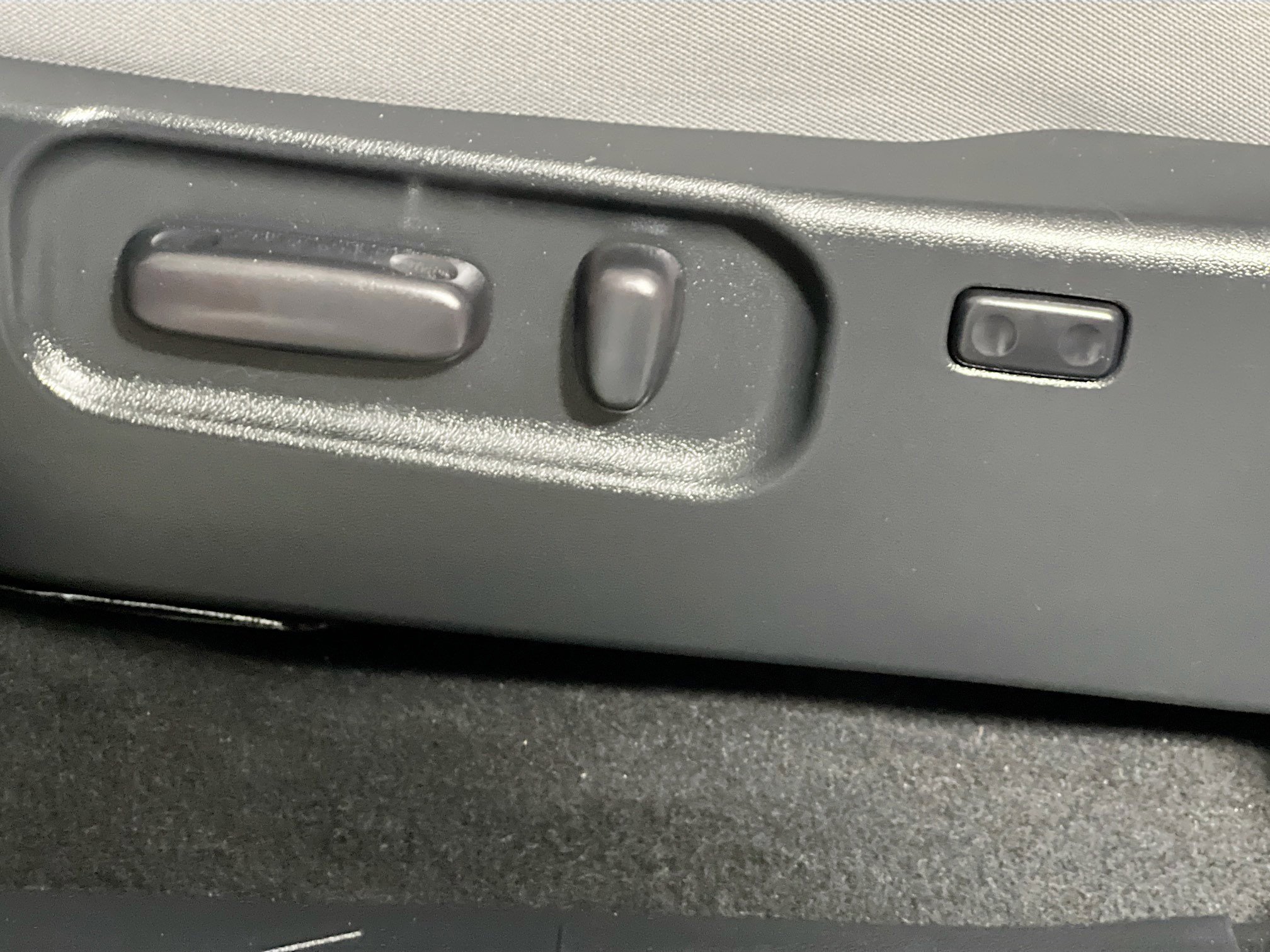 Used 2022 Toyota Tacoma SR5 w/ Technology Package image 15