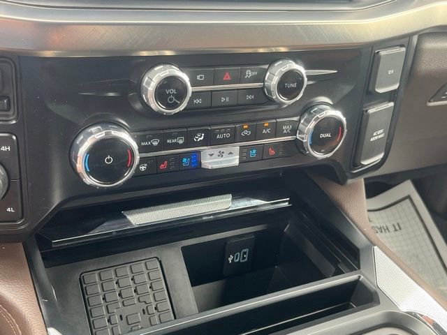 Used 2025 Ford F350 King Ranch w/ FX4 Off-Road Package AWD/4WD image 34