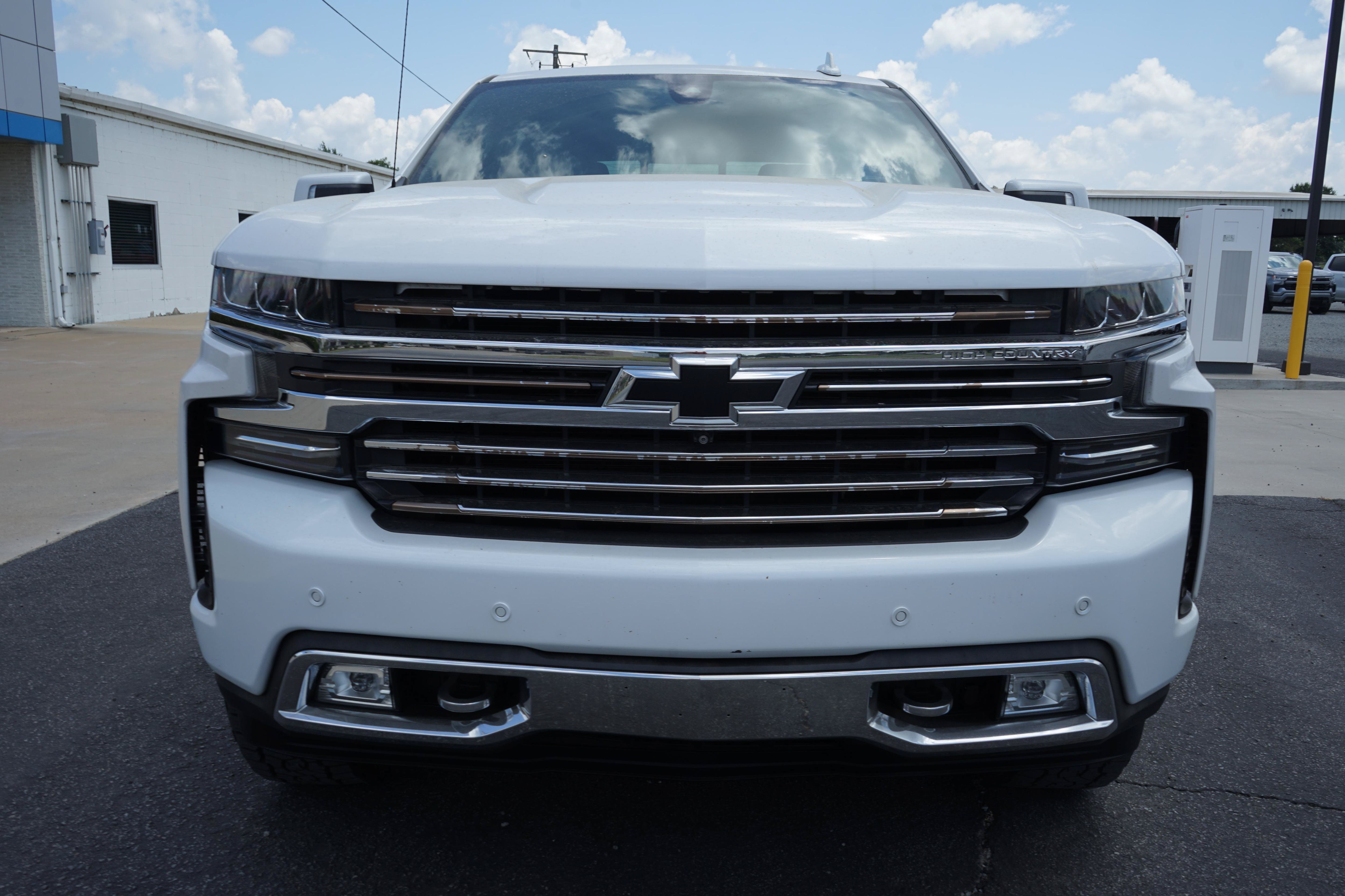 Used 2020 Chevrolet Silverado 1500 High Country w/ Technology Package AWD/4WD image 8