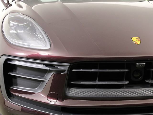 Certified 2023 Porsche Macan AWD/4WD image 11