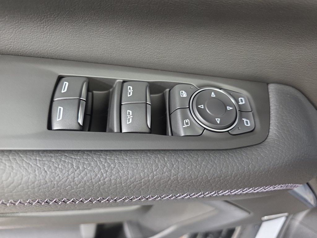 New 2026 GMC Yukon Denali w/ Denali Reserve Package AWD/4WD image 32
