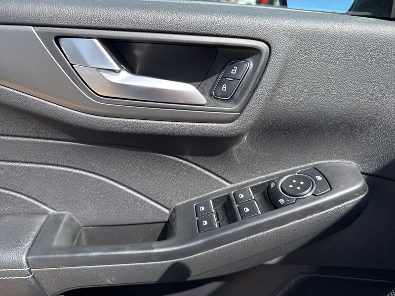 New 2025 Ford Escape SE image 23