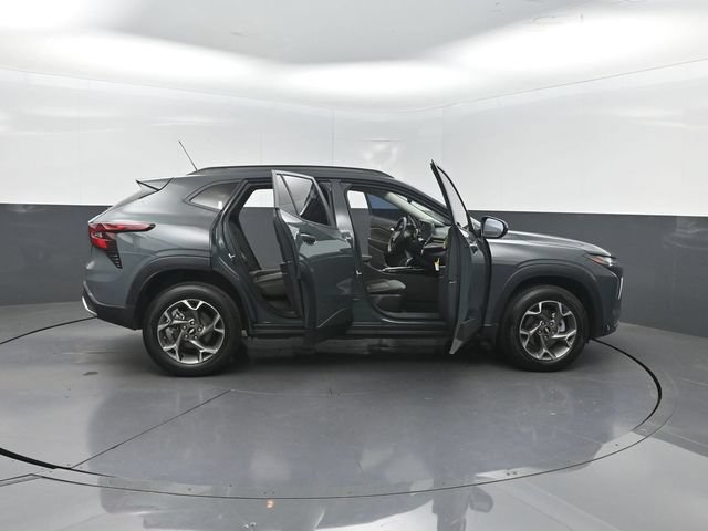Used 2026 Chevrolet Trax LT FWD image 35