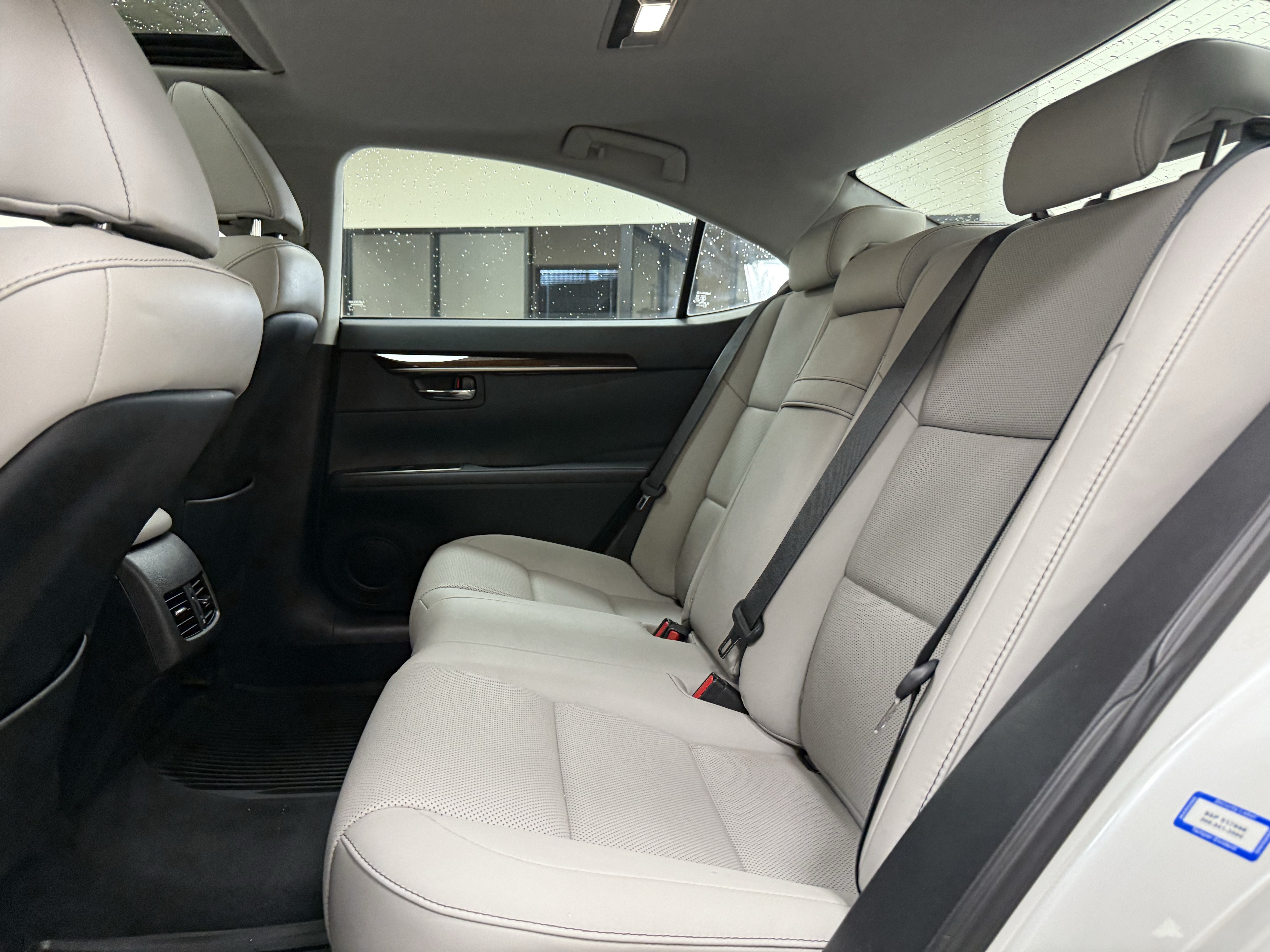 Used 2017 Lexus ES 350 w/ Premium Package FWD image 17