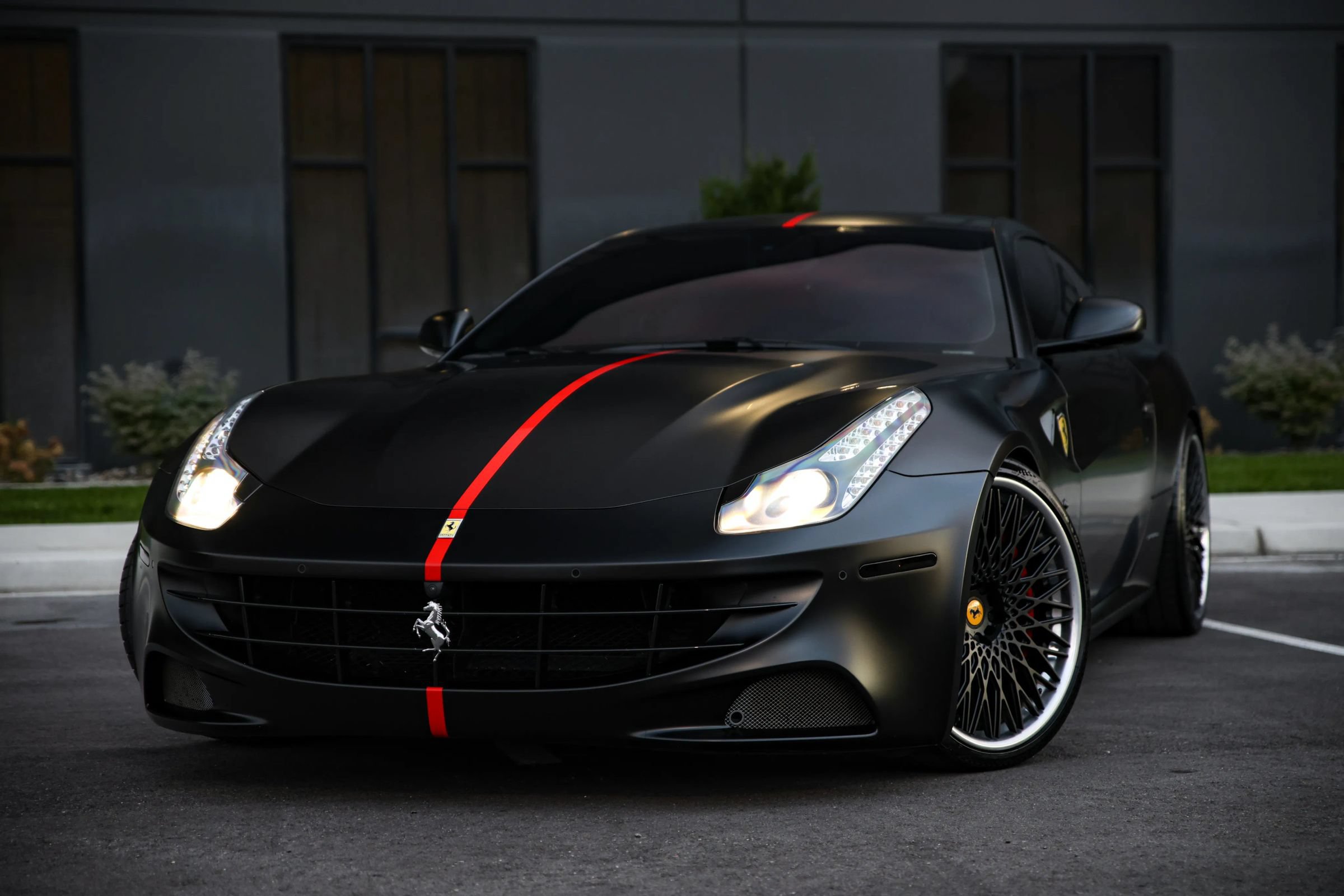 Used 2012 Ferrari FF AWD/4WD image 2