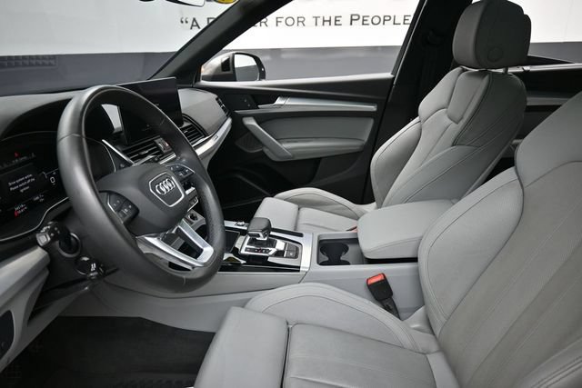 Used 2023 Audi Q5 2.0T Premium Plus w/ Premium Plus Package AWD/4WD image 16