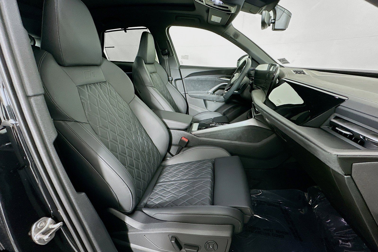 New 2026 Audi SQ5 Premium Plus image 8