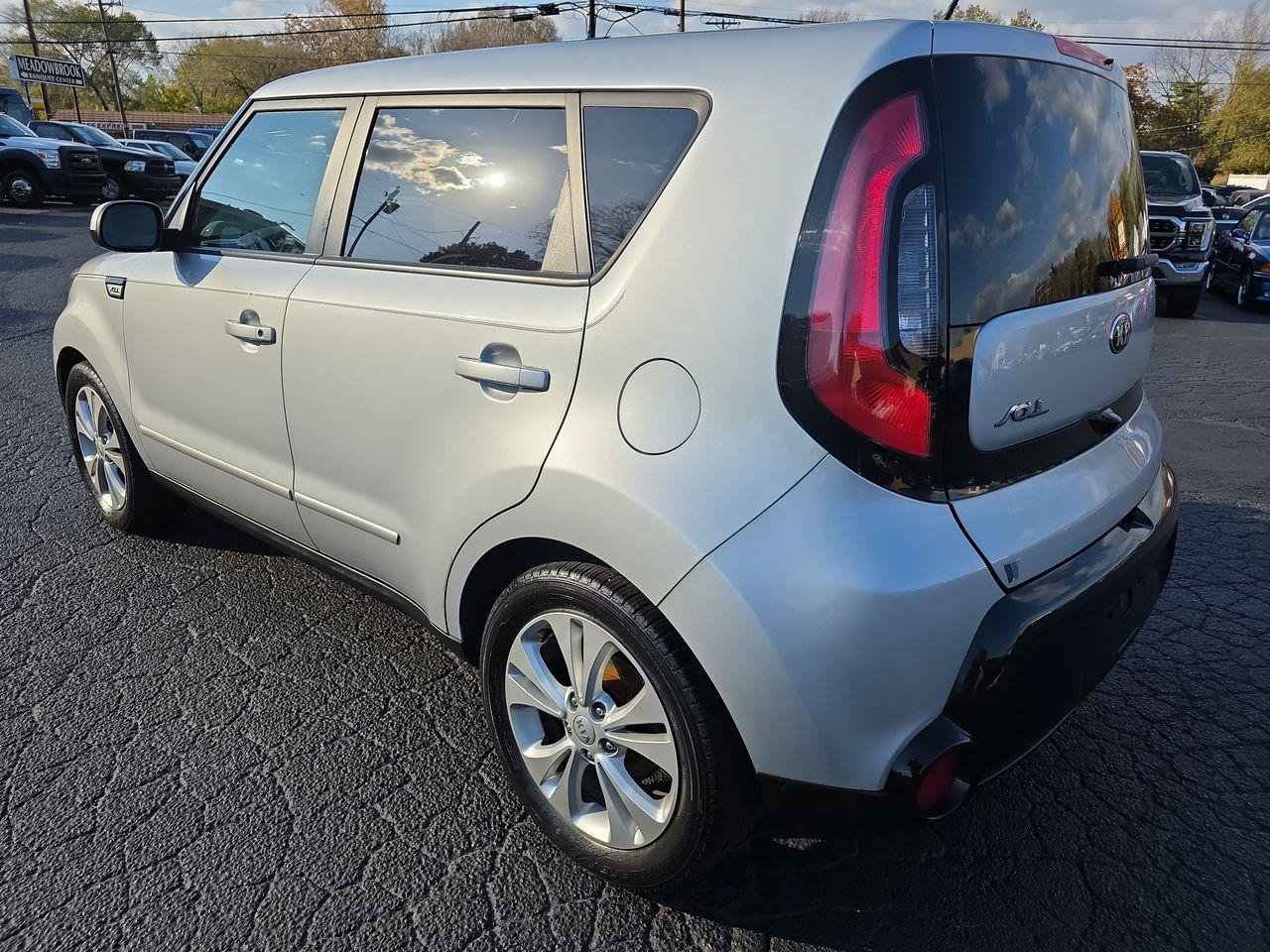 Used 2016 Kia Soul + FWD image 20