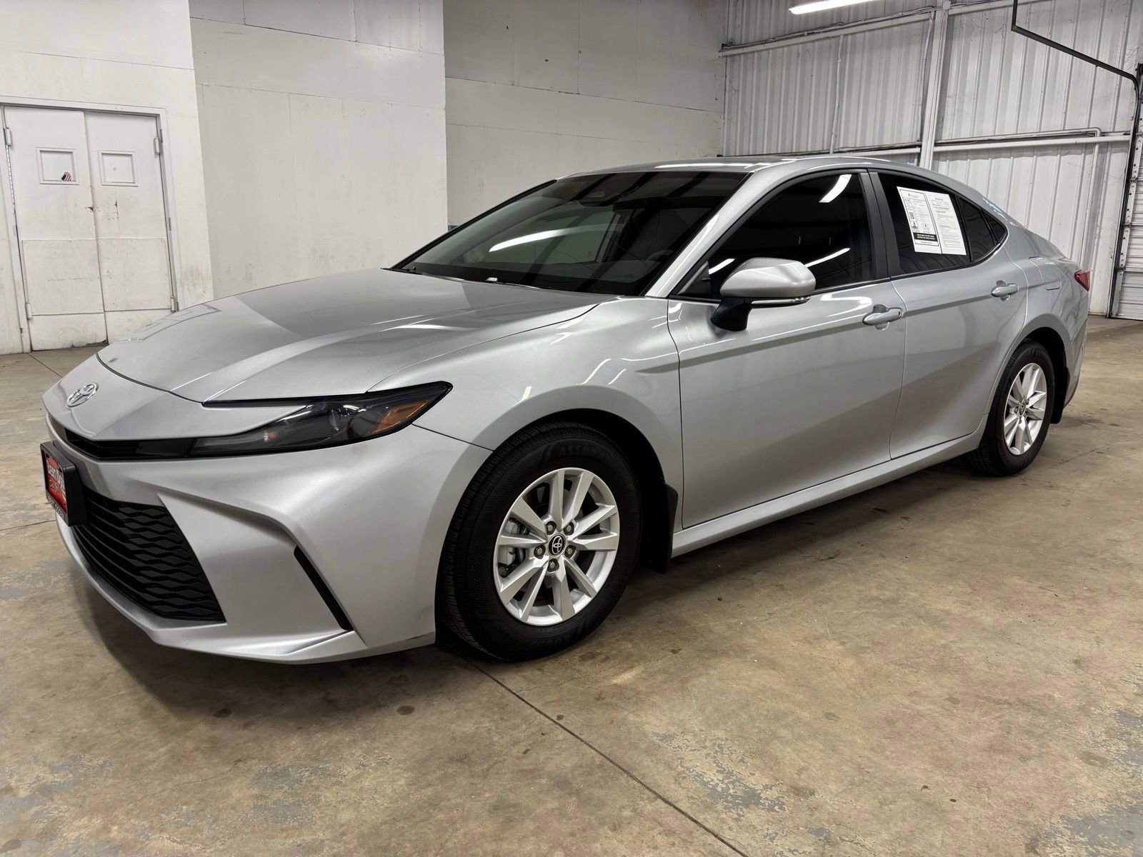 Used 2025 Toyota Camry LE FWD image 3
