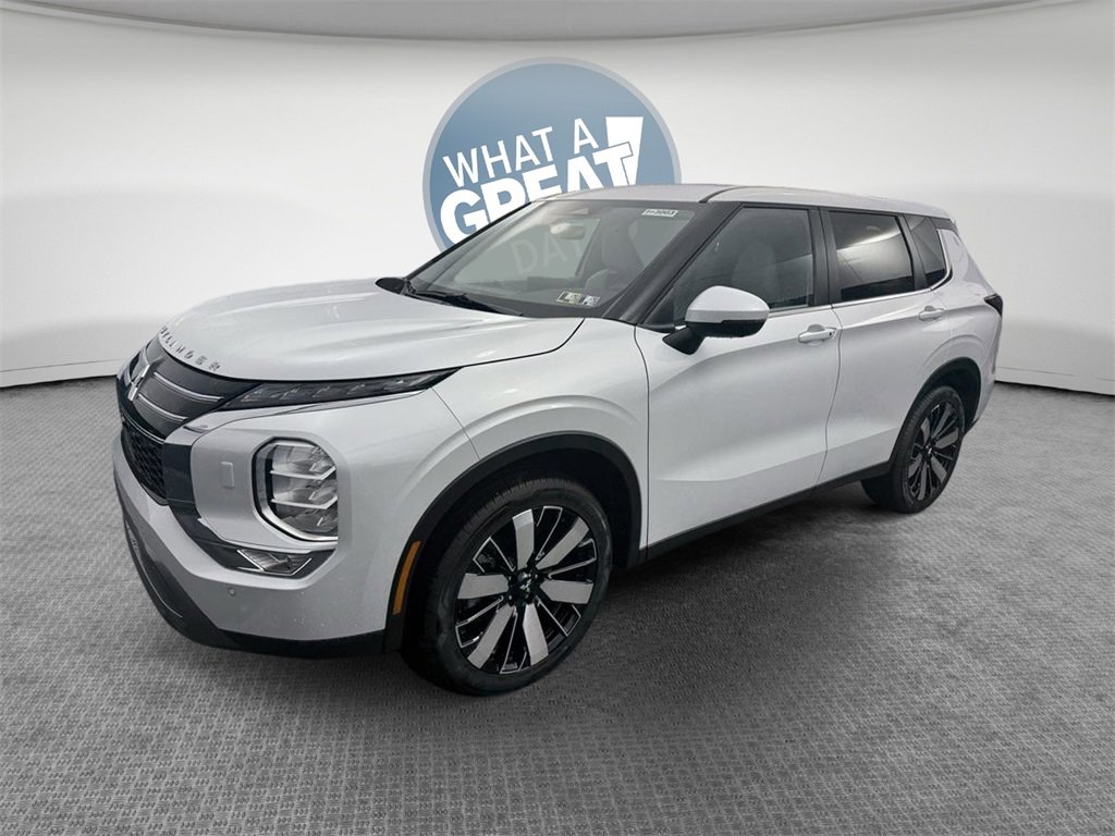 New 2025 Mitsubishi Outlander SE image 8