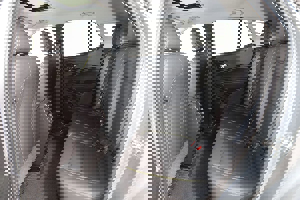 Used 2024 Chevrolet Trax ACTIV w/ Sunroof Package image 50