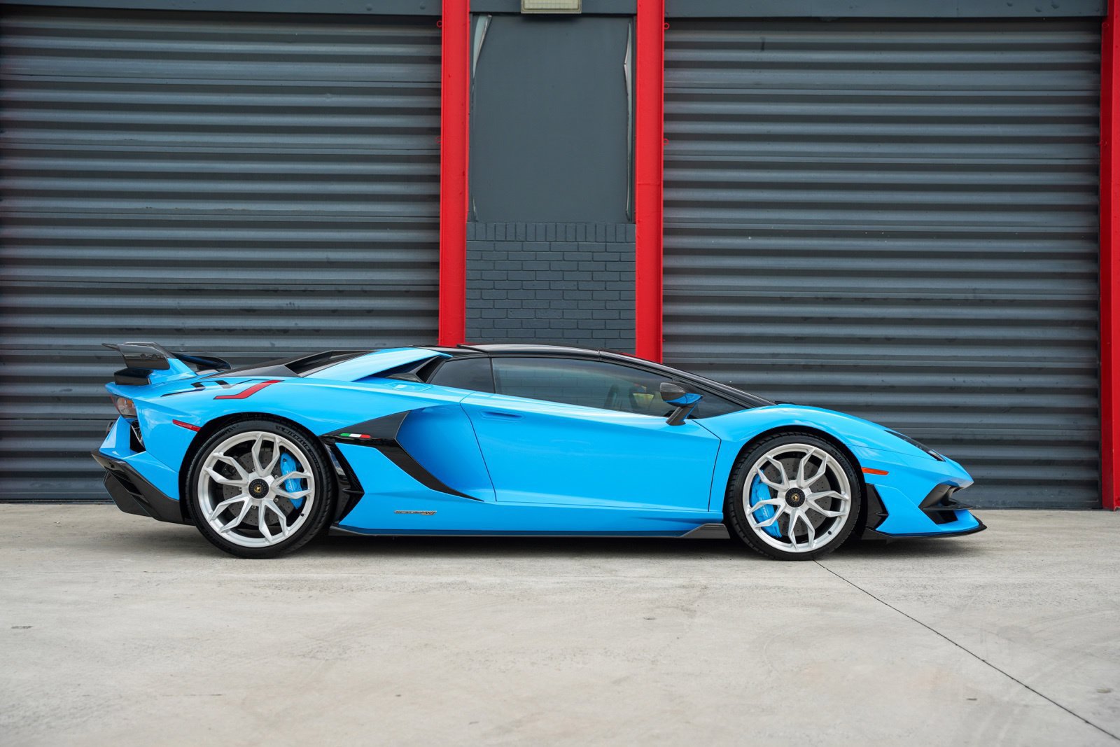 Used 2021 Lamborghini Aventador SVJ AWD/4WD image 32