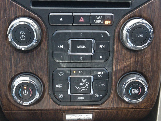 Used 2014 Ford F150 Lariat w/ Equipment Group 502A Luxury AWD/4WD image 27