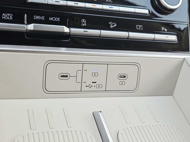 Used 2025 Hyundai Santa Fe SE FWD image 26