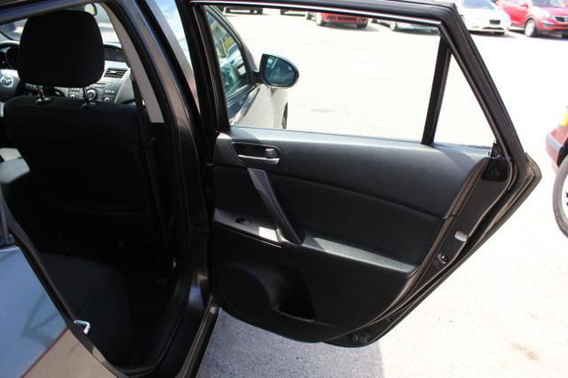 Used 2013 MAZDA MAZDA3 i Touring FWD image 18