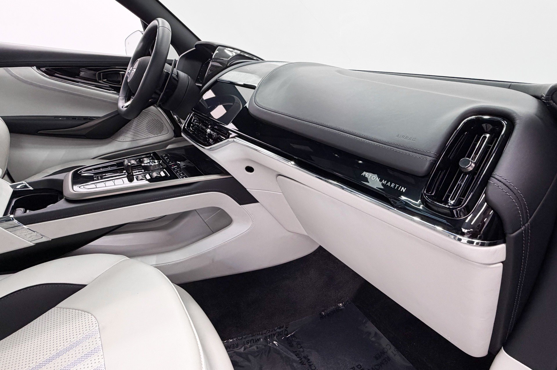 Used 2025 Aston Martin DBX 707 AWD/4WD image 14