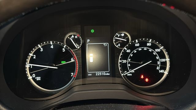 Used 2023 Lexus GX 460 Premium w/ Accessory Package image 17