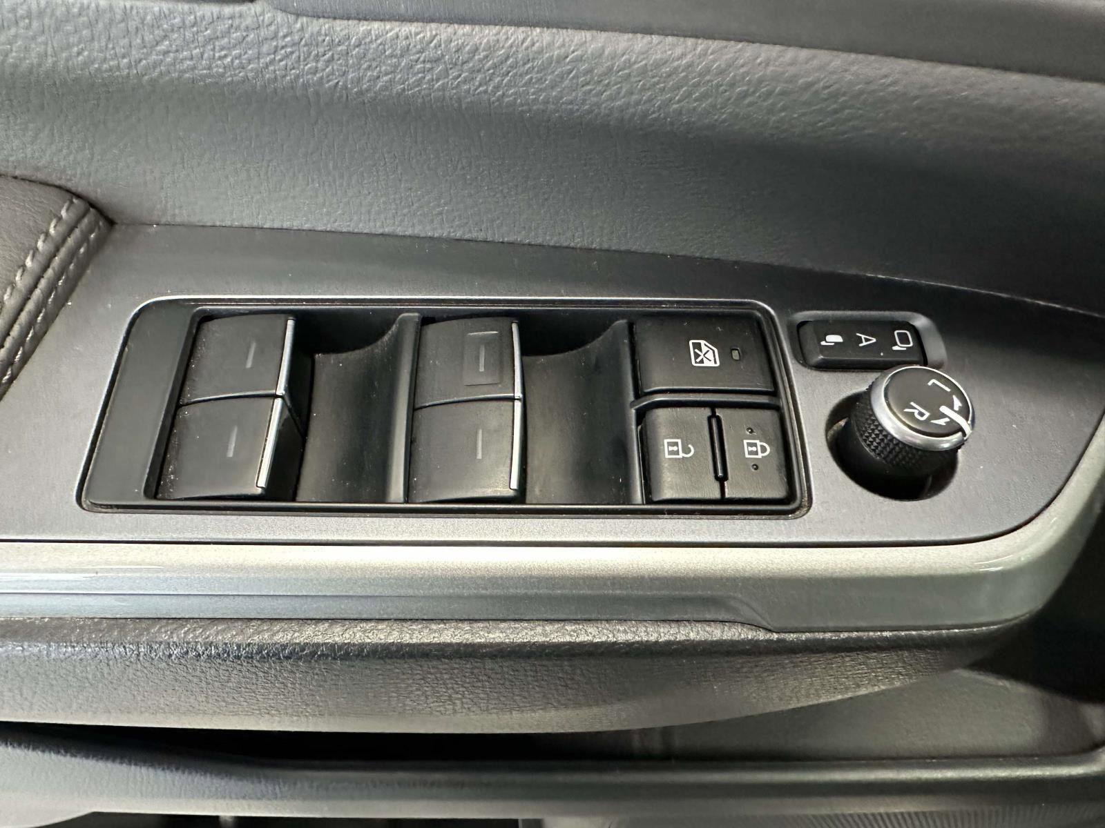 Certified 2023 Toyota Sienna XSE AWD/4WD image 23