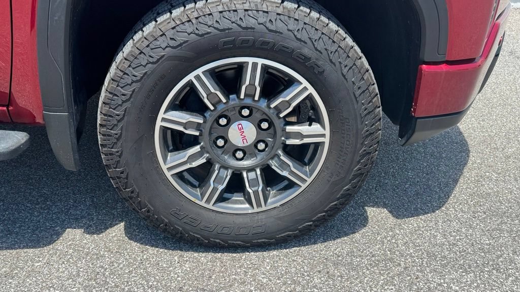 Used 2024 GMC Sierra 1500 AT4 w/ Technology Package AWD/4WD image 8