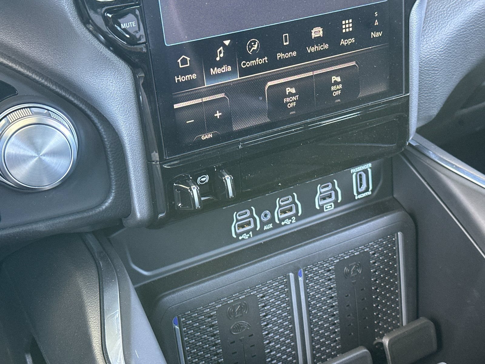 New 2026 RAM 1500 Laramie w/ Night Edition AWD/4WD image 20