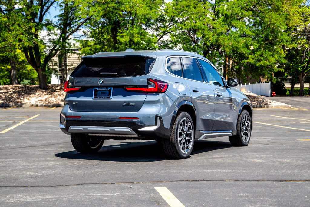 New 2026 BMW X1 xDrive28i w/ Technology Package AWD/4WD image 5