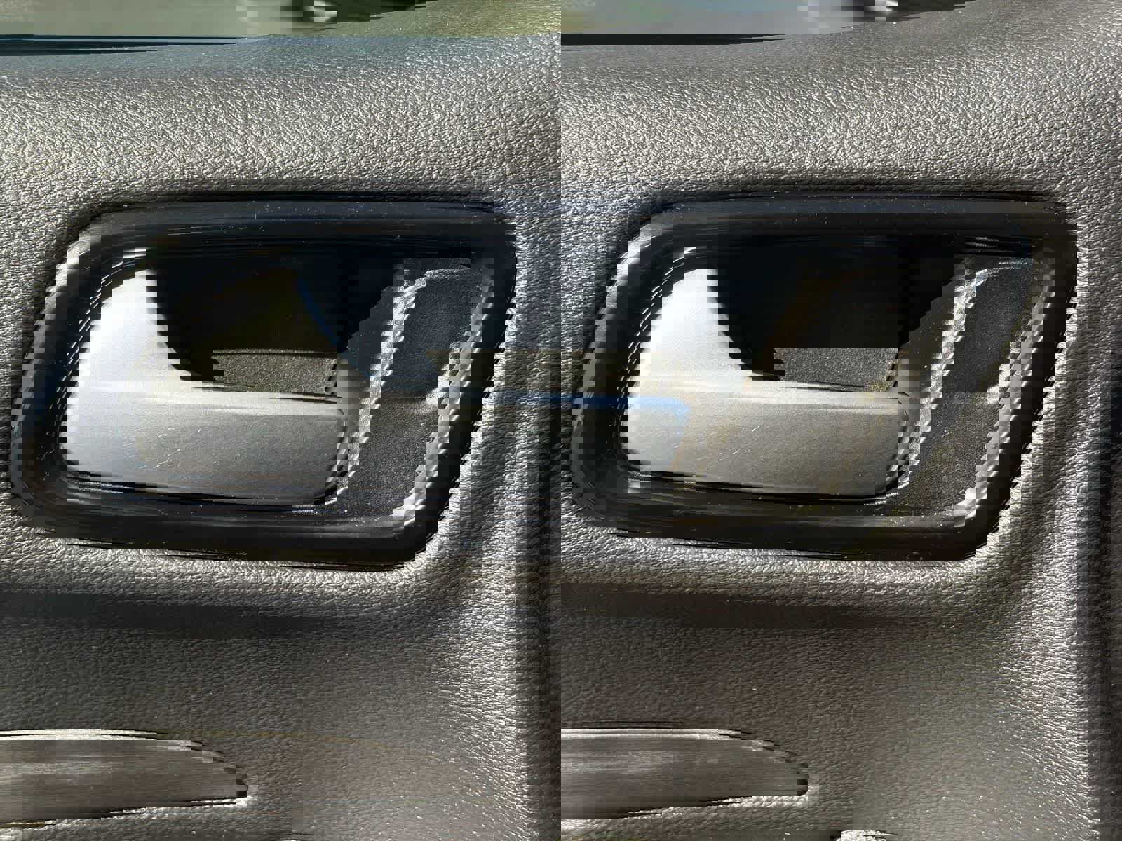 Used 2021 Dodge Durango SXT w/ 3rd Row Seating Group image 15