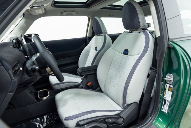 Used 2025 MINI Cooper S image 24