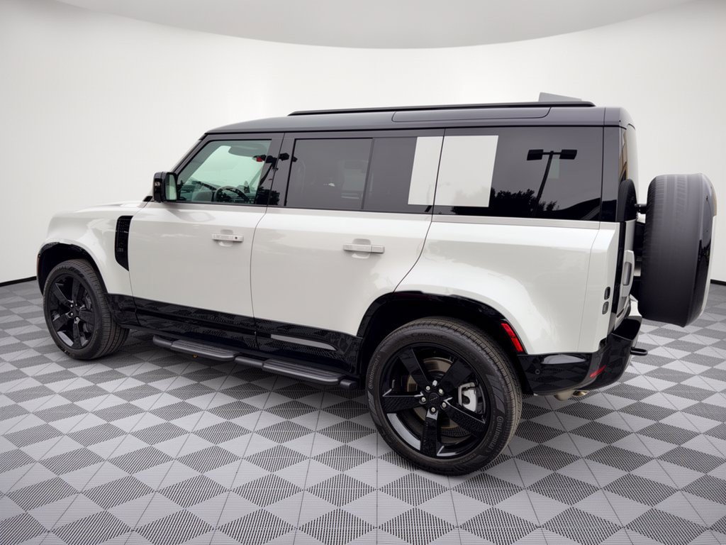 Certified 2026 Land Rover Defender 110 X-Dynamic SE AWD/4WD image 3
