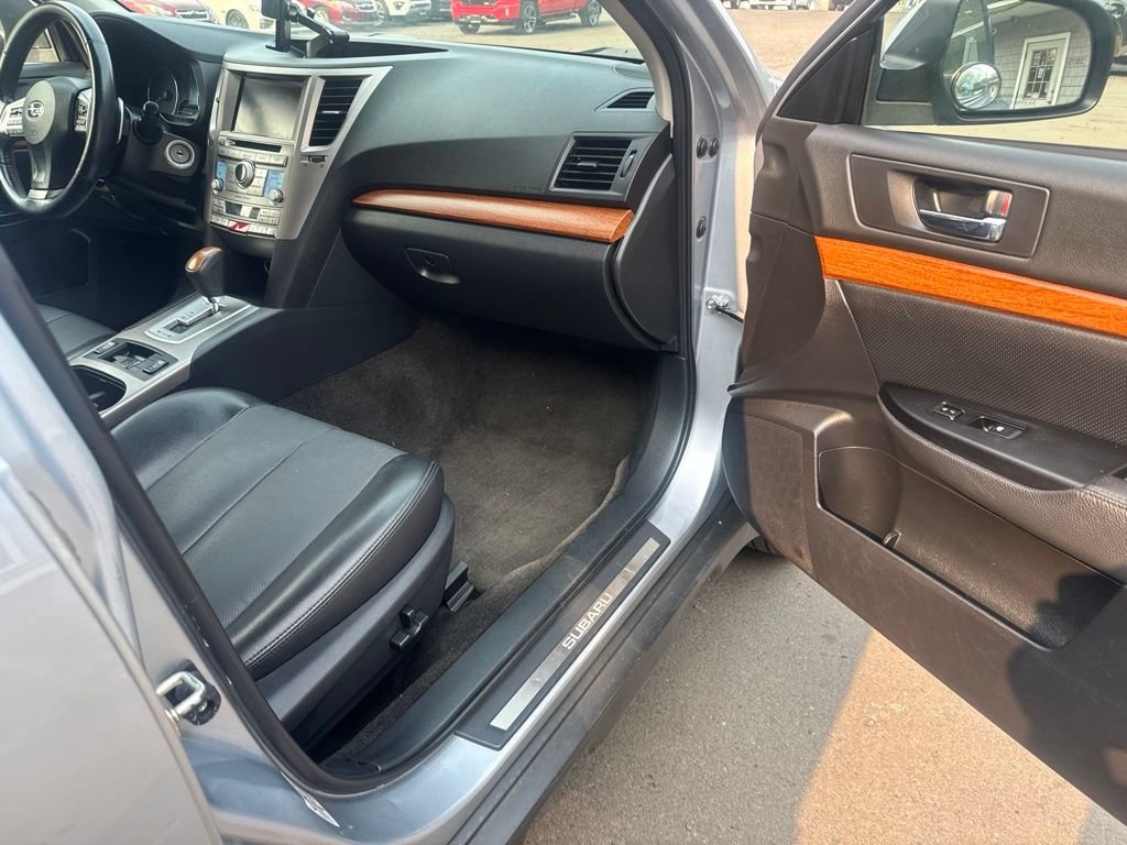 Used 2014 Subaru Outback 2.5i Limited AWD/4WD image 37