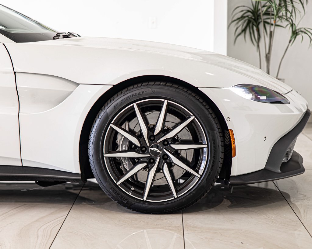 Used 2019 Aston Martin V8 Vantage Coupe RWD image 10