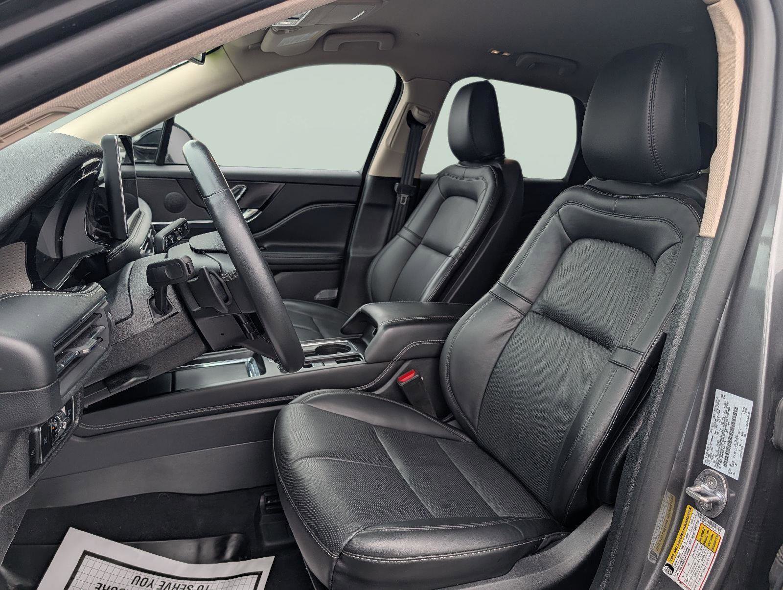 Used 2023 Lincoln Corsair Reserve image 9